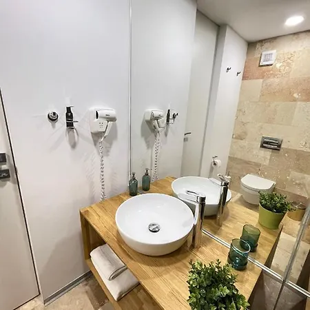 Astria Boutique 301 *