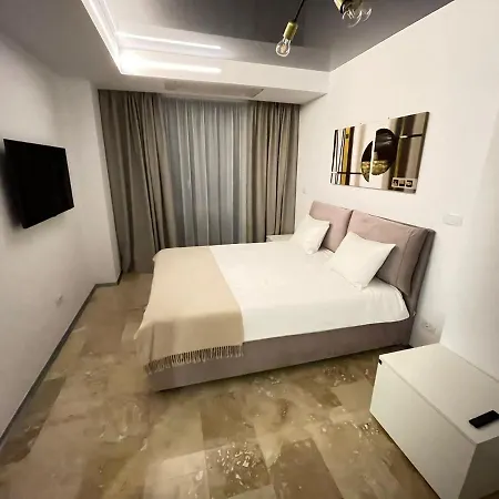 דירה Astria Boutique 301 *