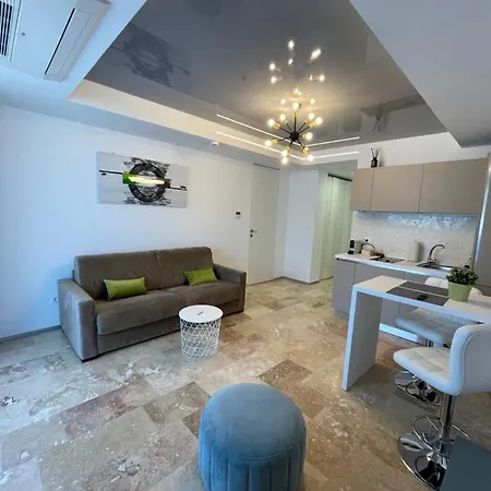 Astria Boutique 301 أوليمبْ